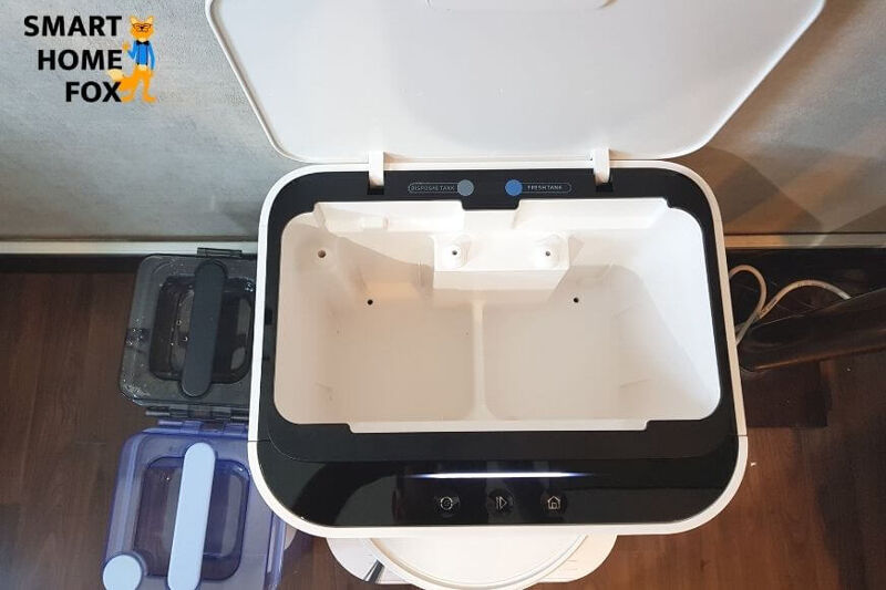 Der Innenraum der Yeedi Mop Station in der Nahaufnahme